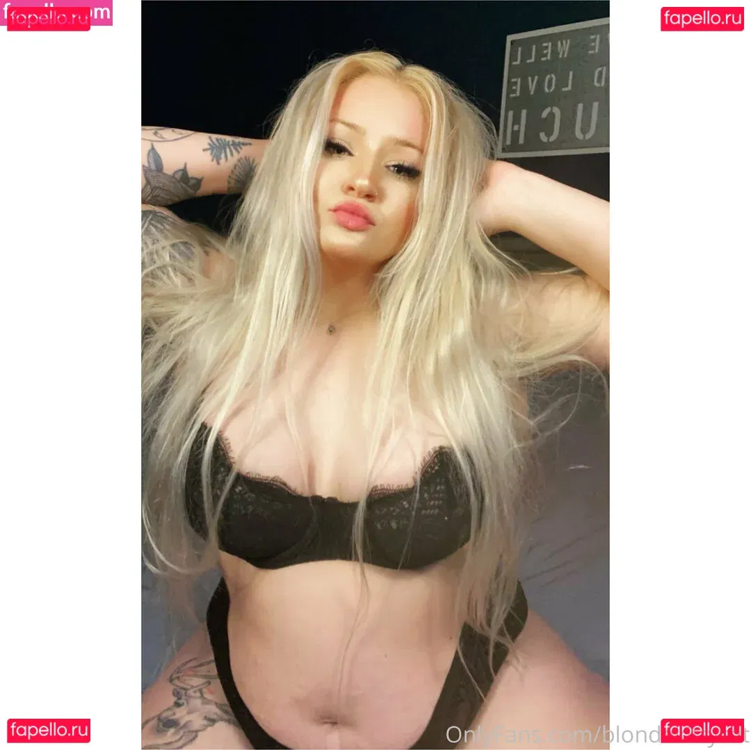 blondekittycat Onlyfans Photo Gallery 
