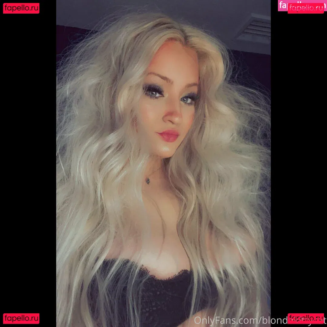 blondekittycat Onlyfans Photo Gallery 
