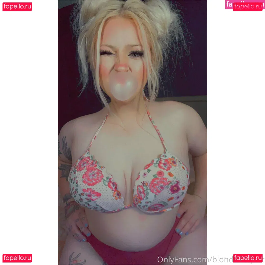 blondekittycat Onlyfans Photo Gallery 