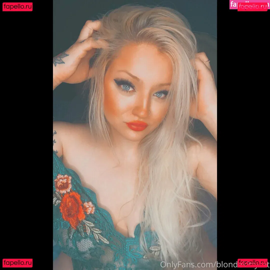 blondekittycat Onlyfans Photo Gallery 