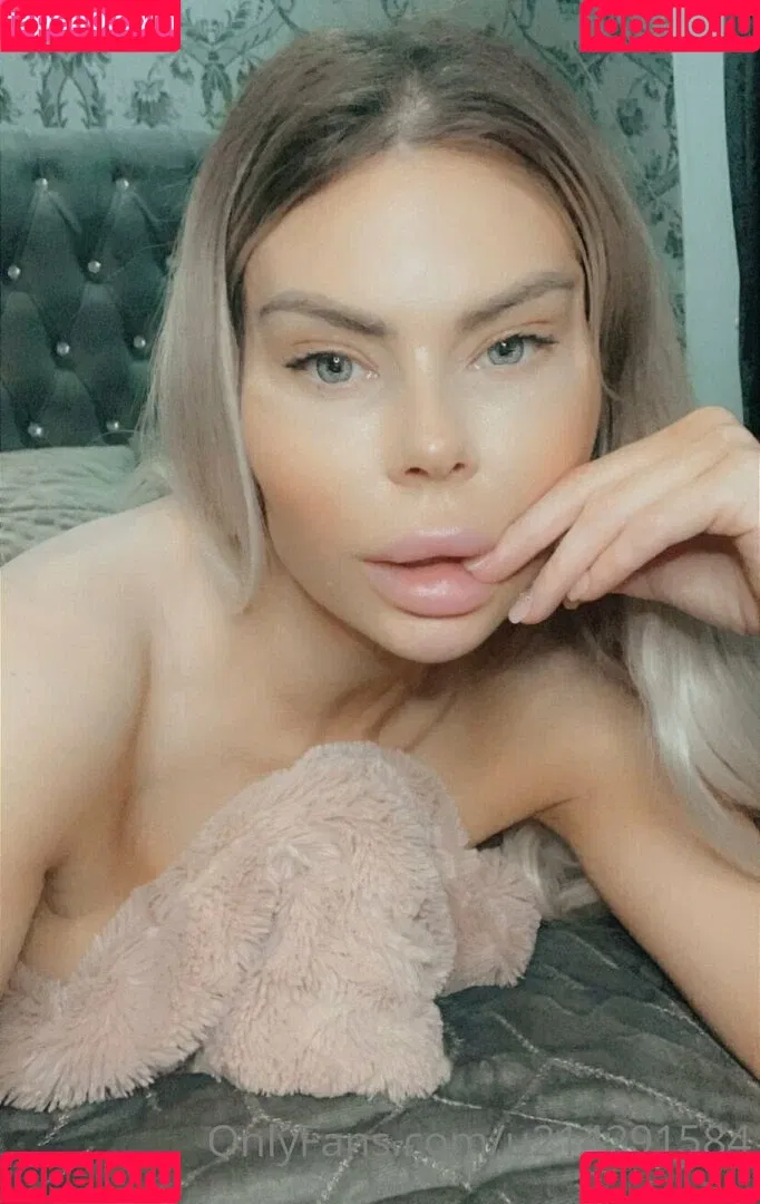 lillylaneofficial Onlyfans Photo Gallery 