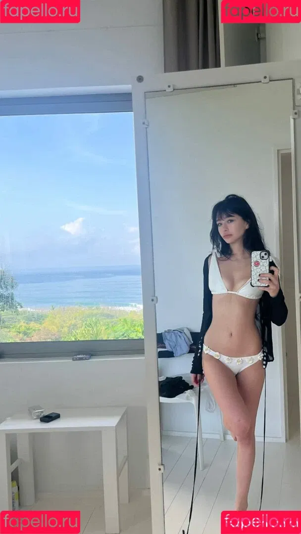 Malina Weissman Onlyfans Photo Gallery 