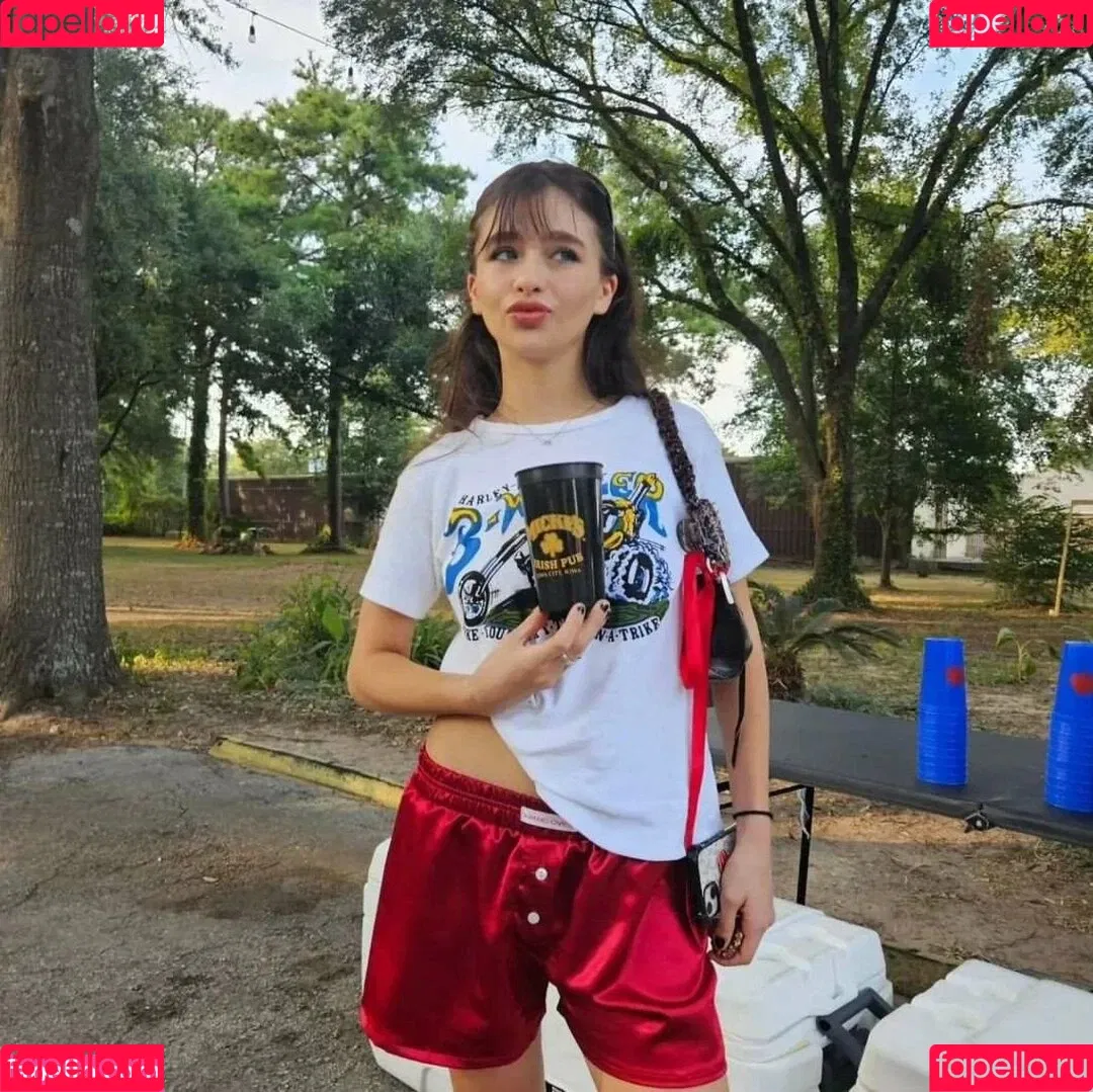 Malina Weissman Onlyfans Photo Gallery 