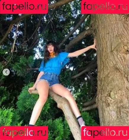 Malina Weissman Onlyfans Photo Gallery 