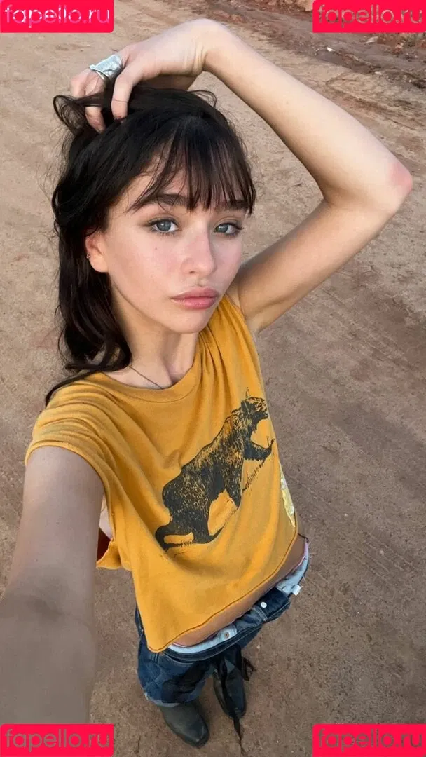 Malina Weissman Onlyfans Photo Gallery 