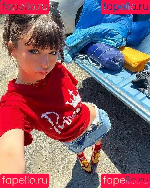 Malina Weissman Onlyfans Photo Gallery 