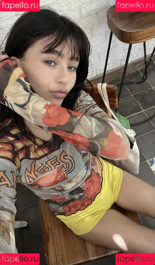 Malina Weissman Onlyfans Photo Gallery 