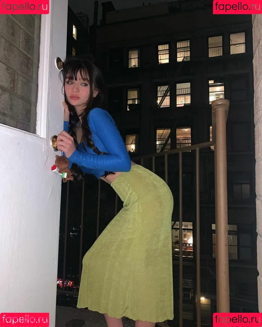 Malina Weissman Onlyfans Photo Gallery 