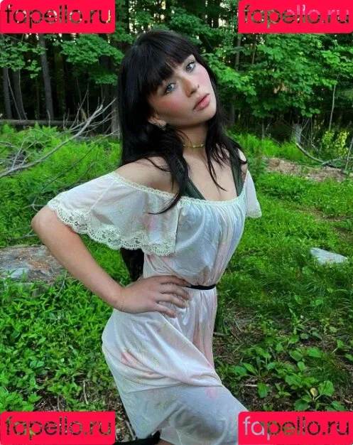Malina Weissman Onlyfans Photo Gallery 