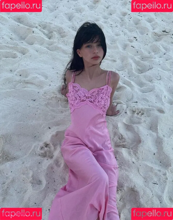Malina Weissman Onlyfans Photo Gallery 