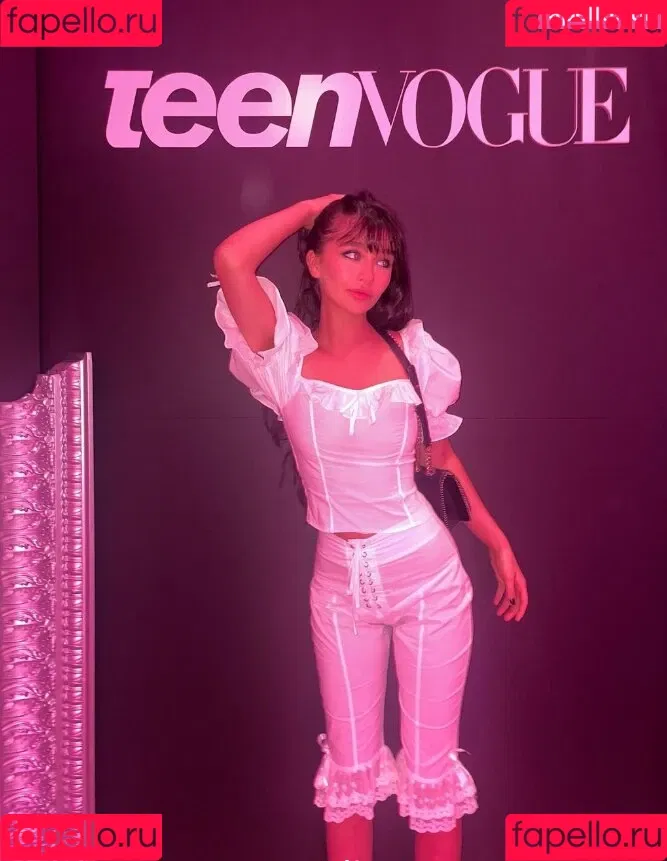 Malina Weissman Onlyfans Photo Gallery 