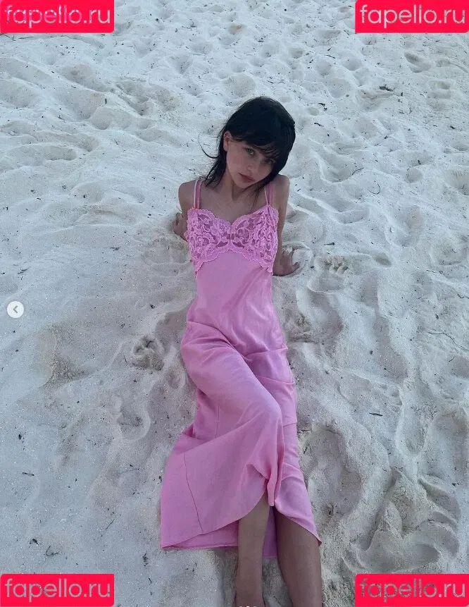 Malina Weissman Onlyfans Photo Gallery 