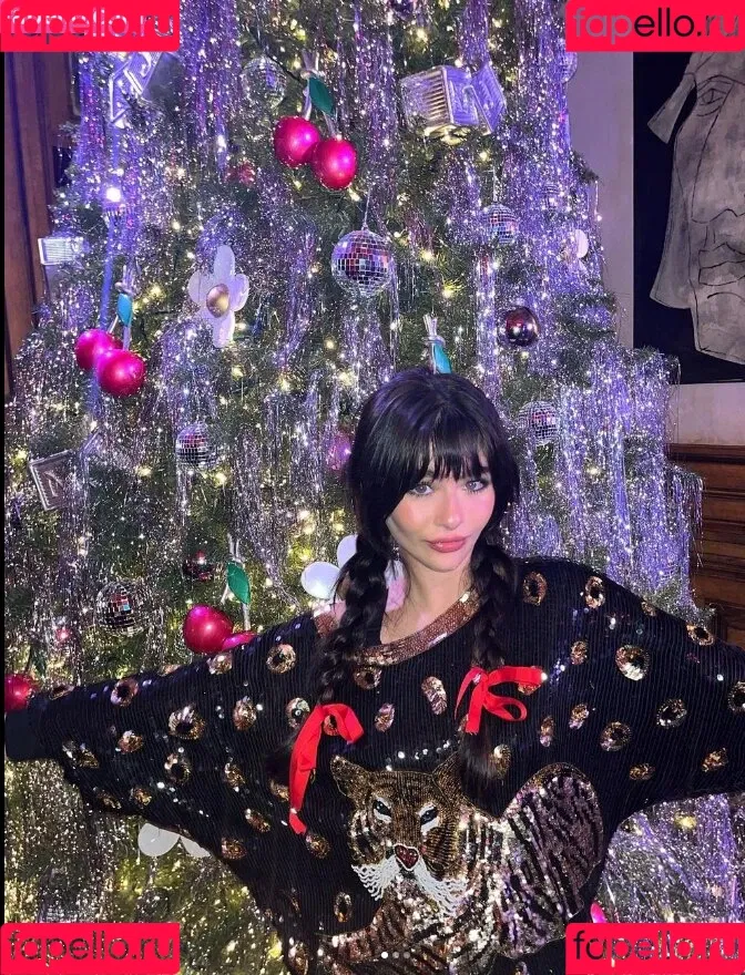 Malina Weissman Onlyfans Photo Gallery 