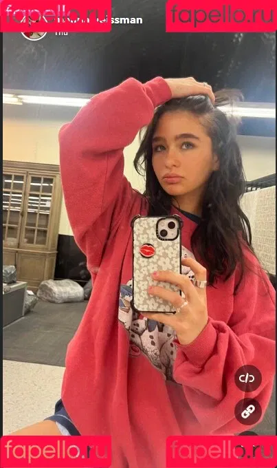 Malina Weissman Onlyfans Photo Gallery 