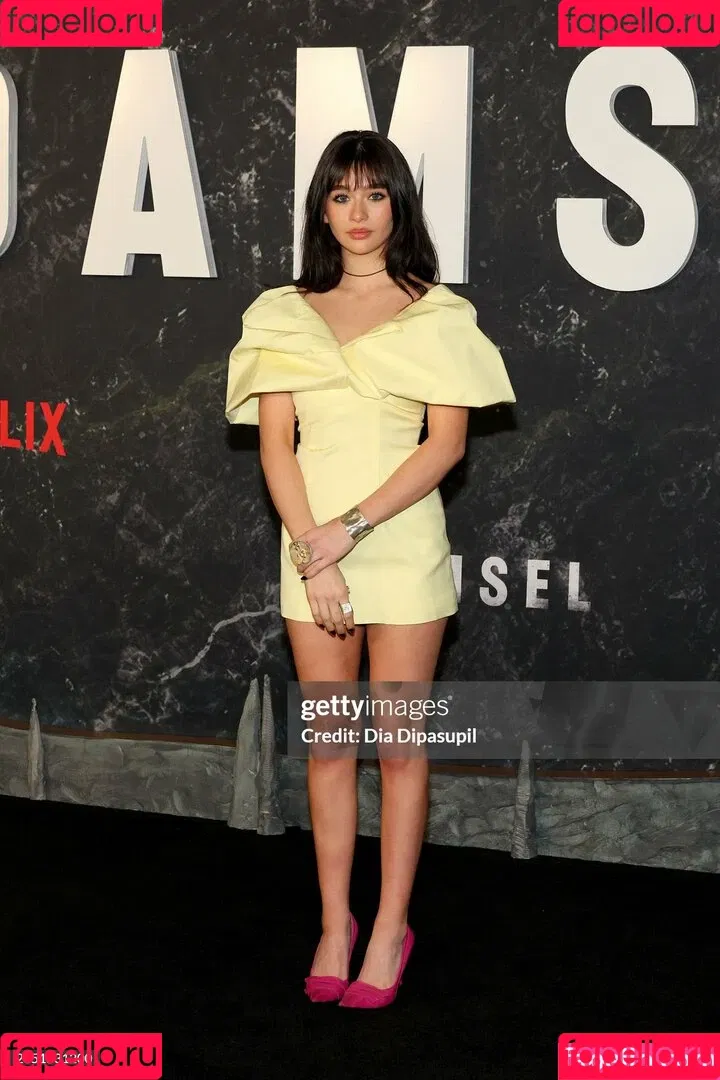 Malina Weissman Onlyfans Photo Gallery 