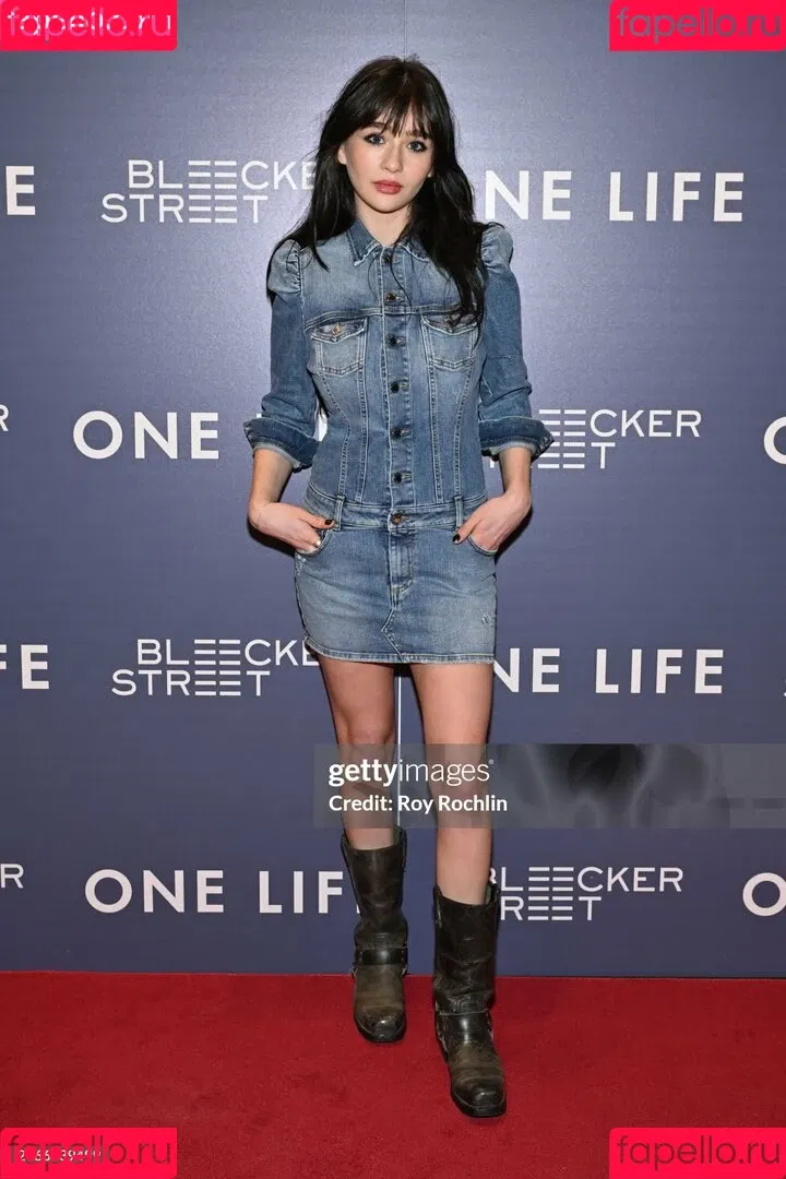 Malina Weissman Onlyfans Photo Gallery 