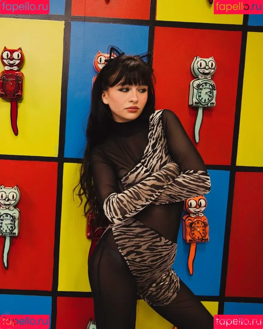 Malina Weissman Onlyfans Photo Gallery 