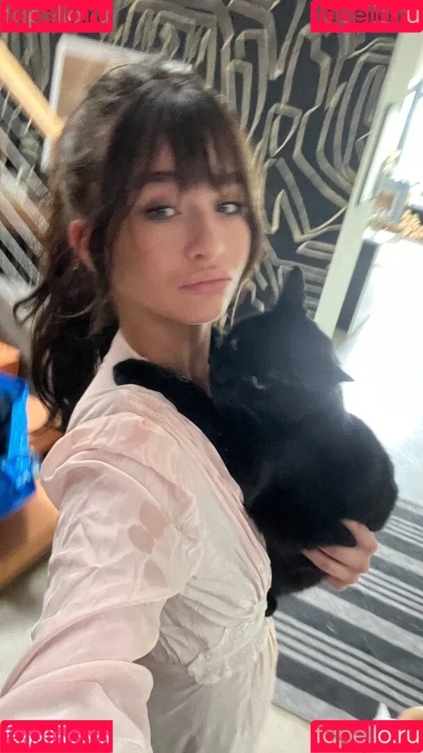 Malina Weissman Onlyfans Photo Gallery 