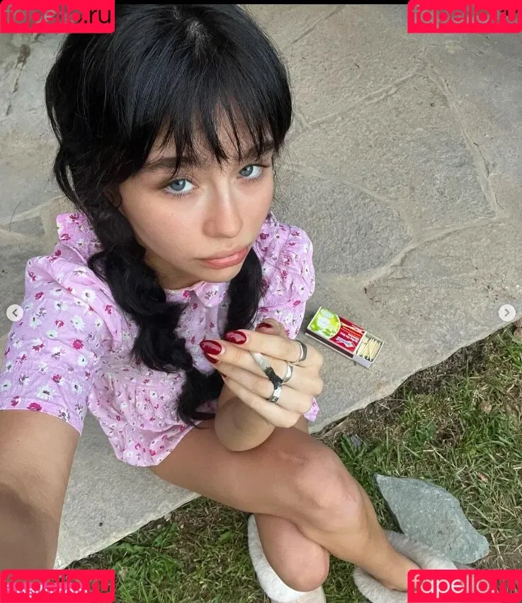 Malina Weissman Onlyfans Photo Gallery 