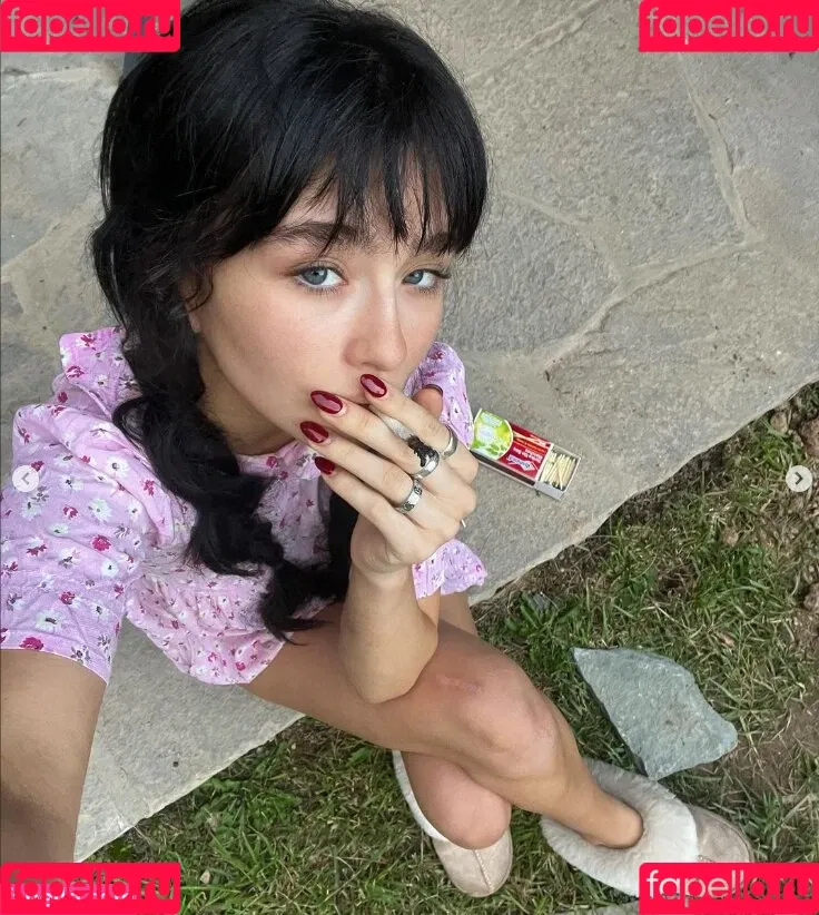 Malina Weissman Onlyfans Photo Gallery 