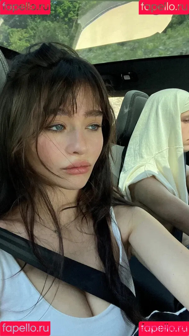 Malina Weissman Onlyfans Photo Gallery 