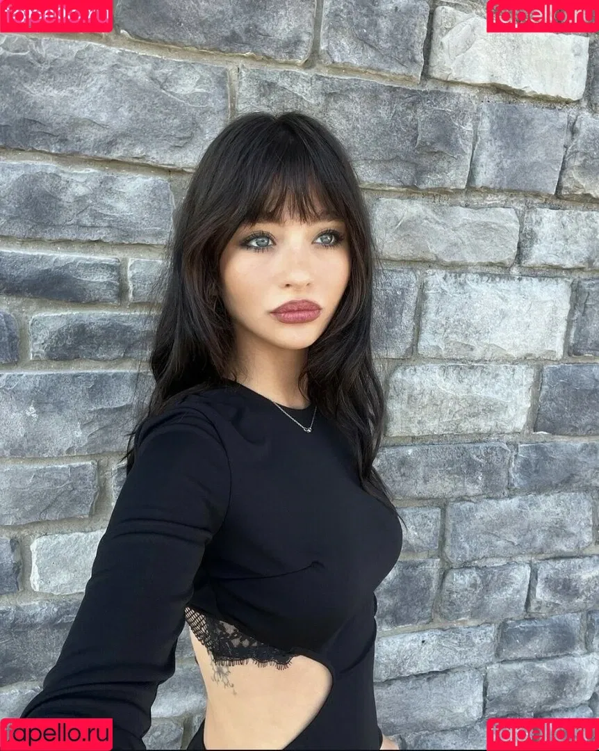 Malina Weissman Onlyfans Photo Gallery 