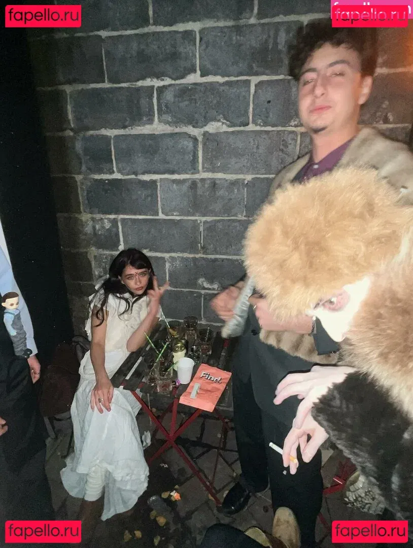 Malina Weissman Onlyfans Photo Gallery 