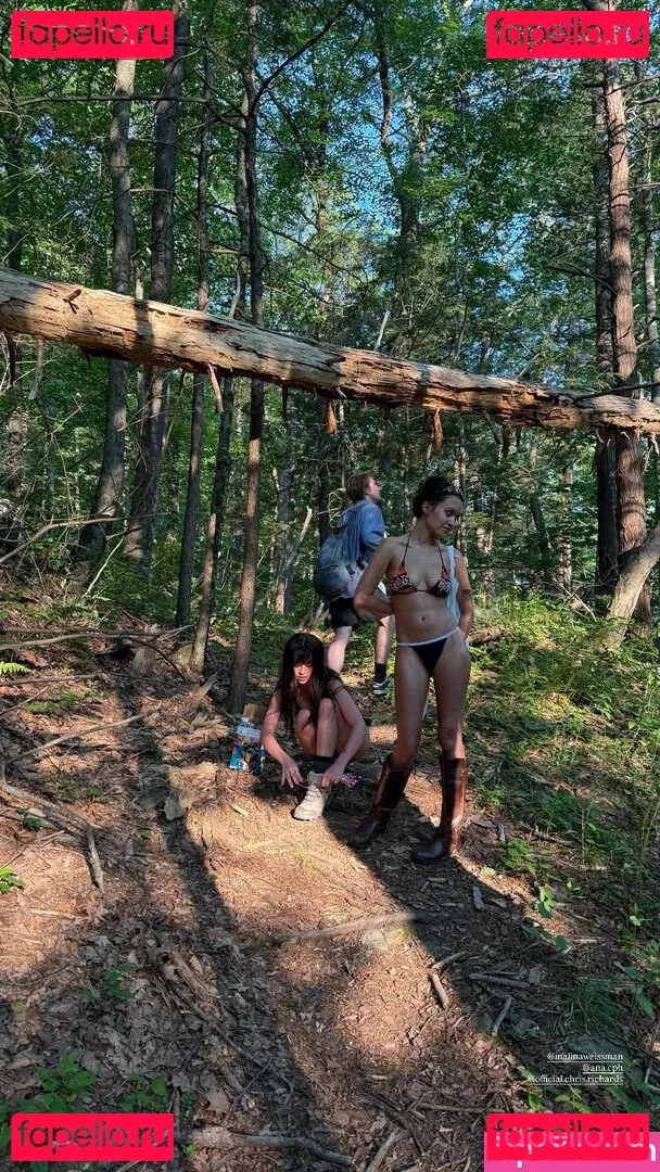 Malina Weissman Onlyfans Photo Gallery 