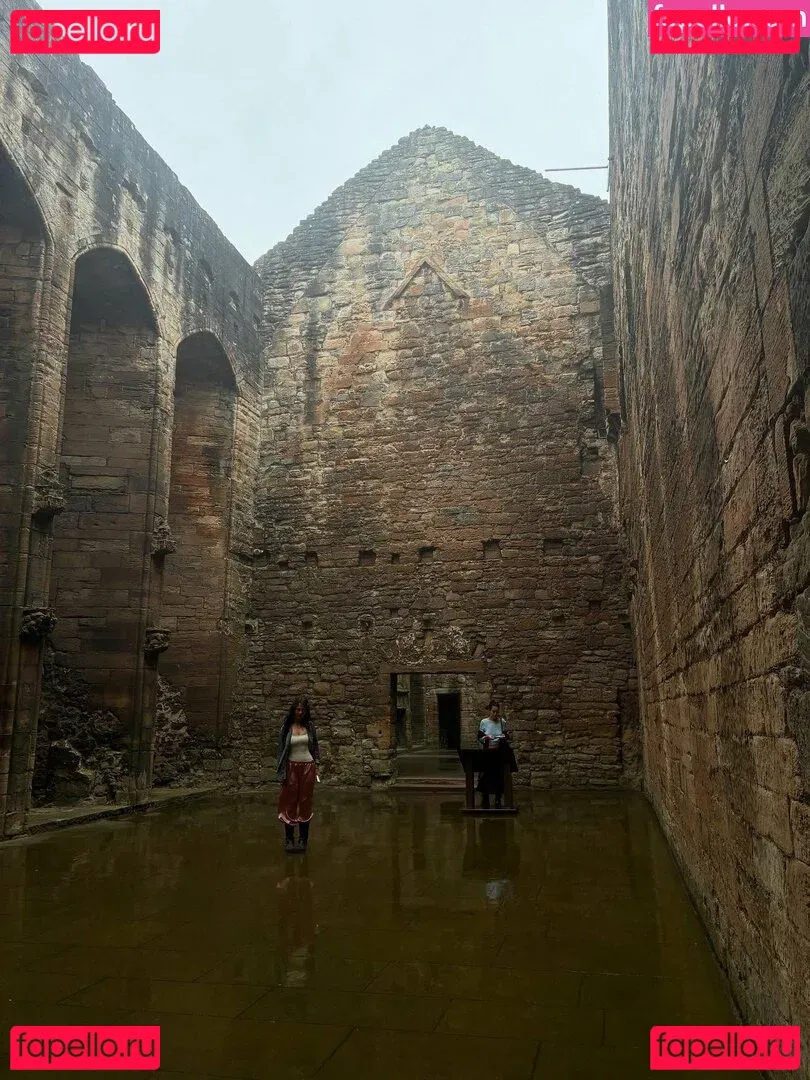 Malina Weissman Onlyfans Photo Gallery 