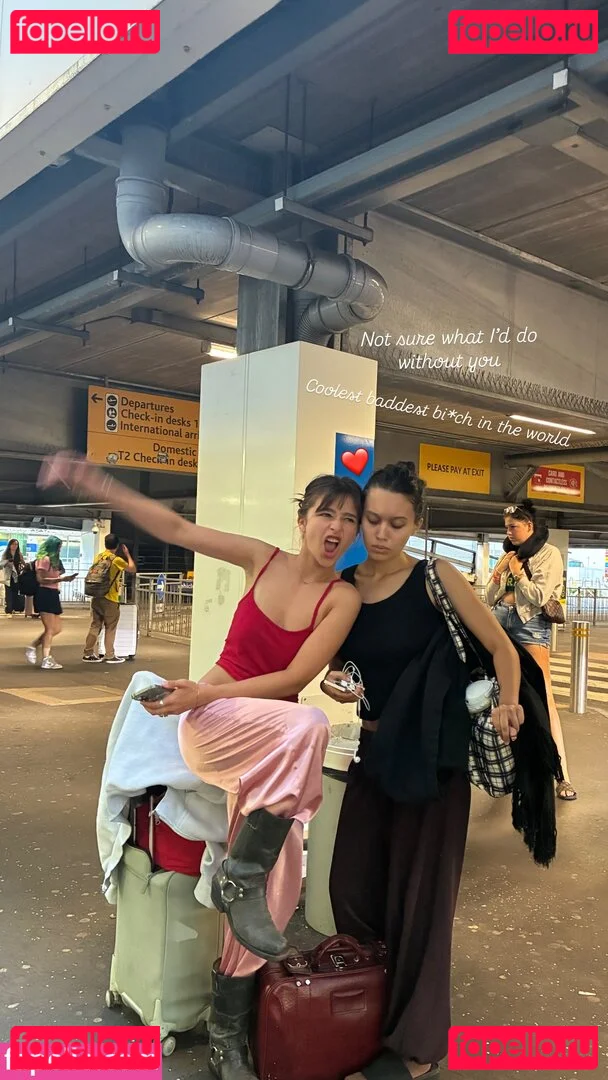 Malina Weissman Onlyfans Photo Gallery 