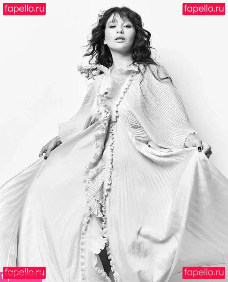 Malina Weissman Onlyfans Photo Gallery 