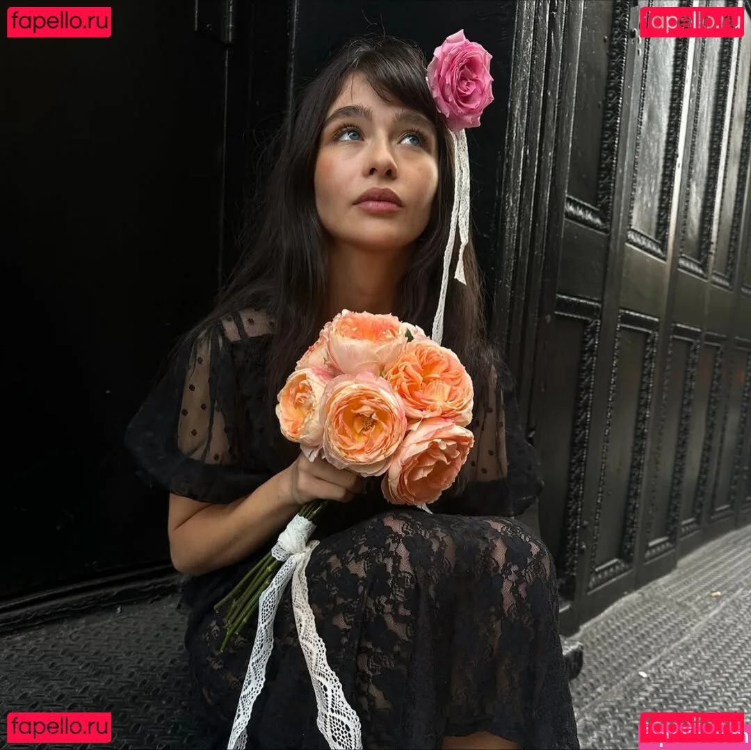 Malina Weissman Onlyfans Photo Gallery 