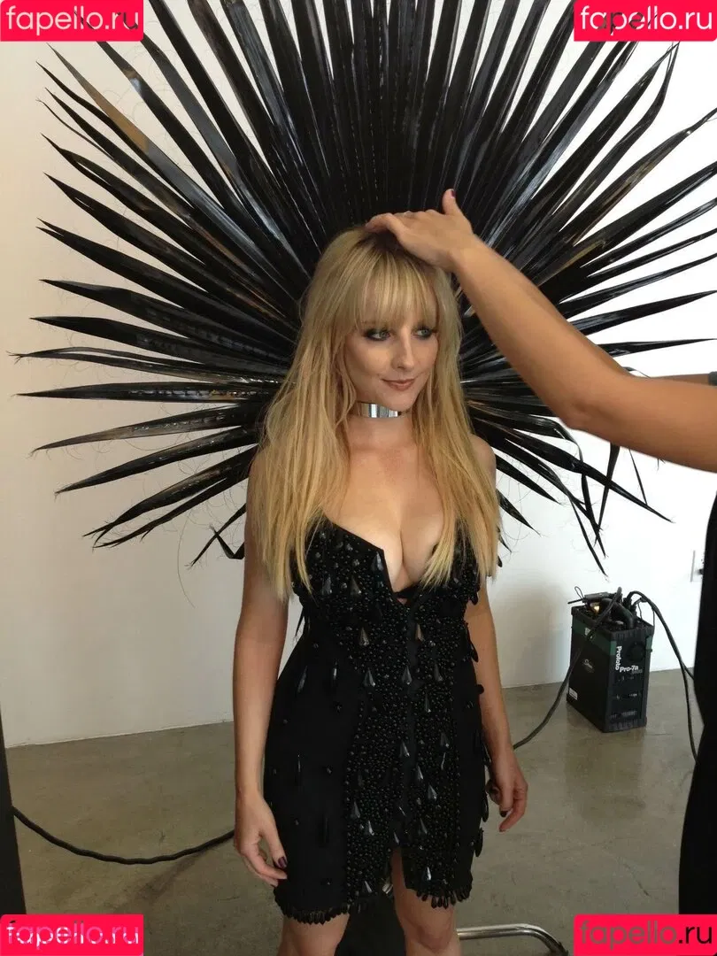 Melissa Rauch Onlyfans Photo Gallery 