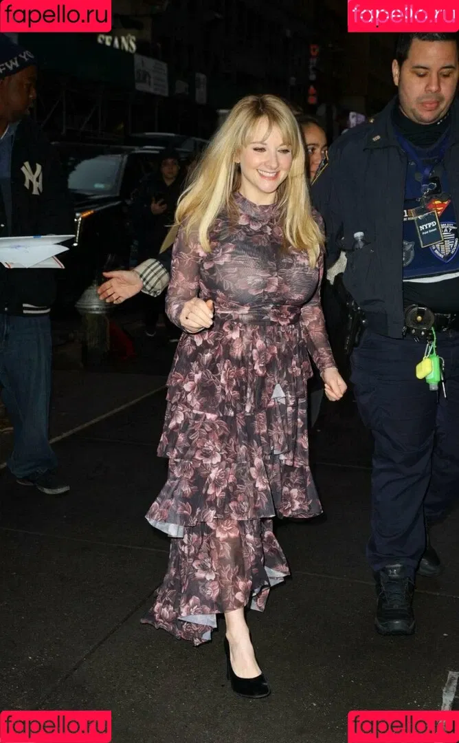 Melissa Rauch Onlyfans Photo Gallery 