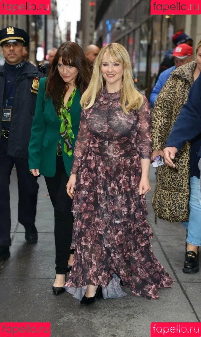Melissa Rauch Onlyfans Photo Gallery 