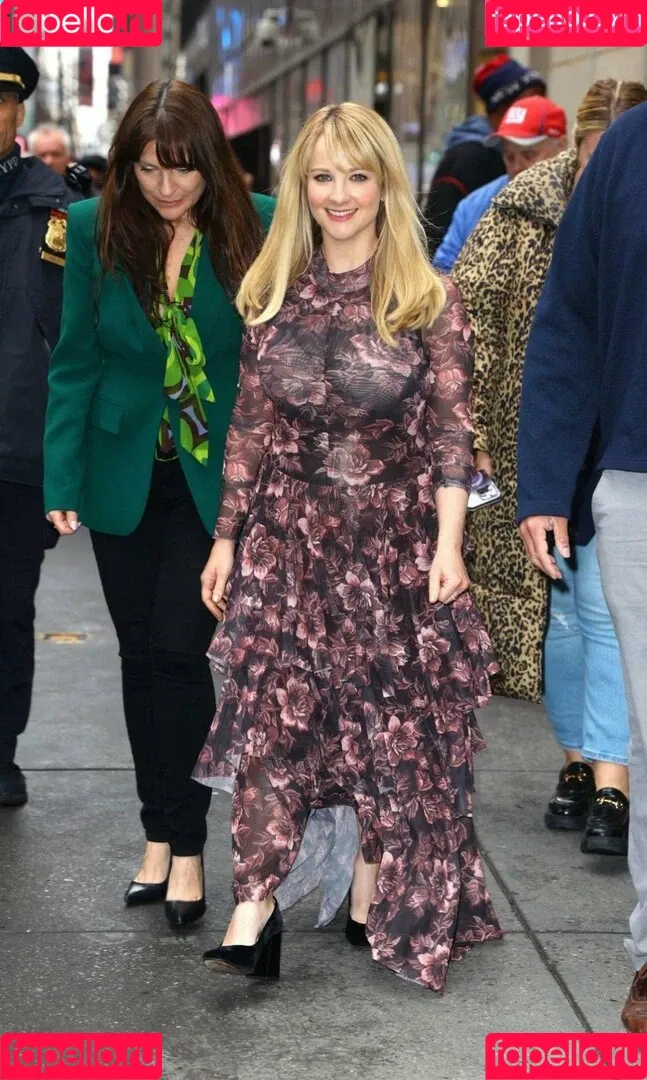Melissa Rauch Onlyfans Photo Gallery 