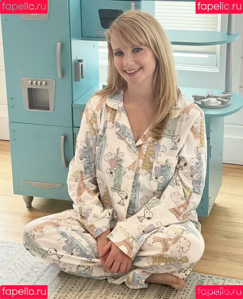 Melissa Rauch Onlyfans Photo Gallery 