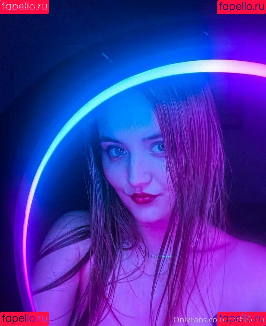 hothelenn Onlyfans Photo Gallery 