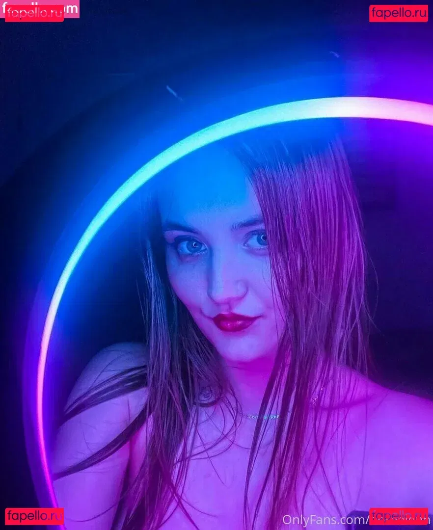 hothelenn Onlyfans Photo Gallery 