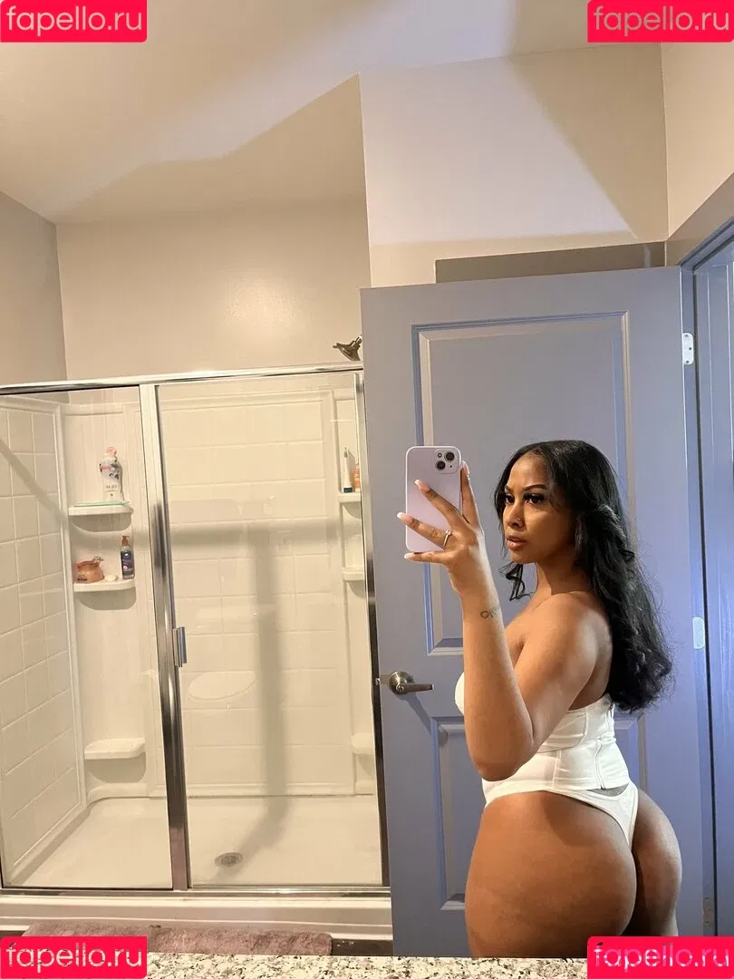 Astromamii_ Onlyfans Photo Gallery 