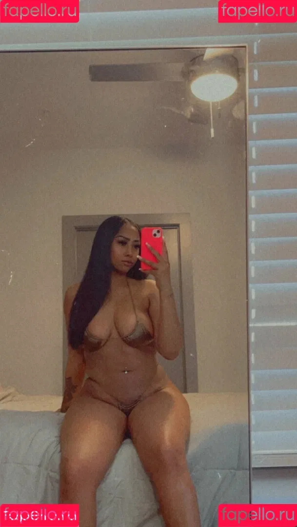 Astromamii_ Onlyfans Photo Gallery 