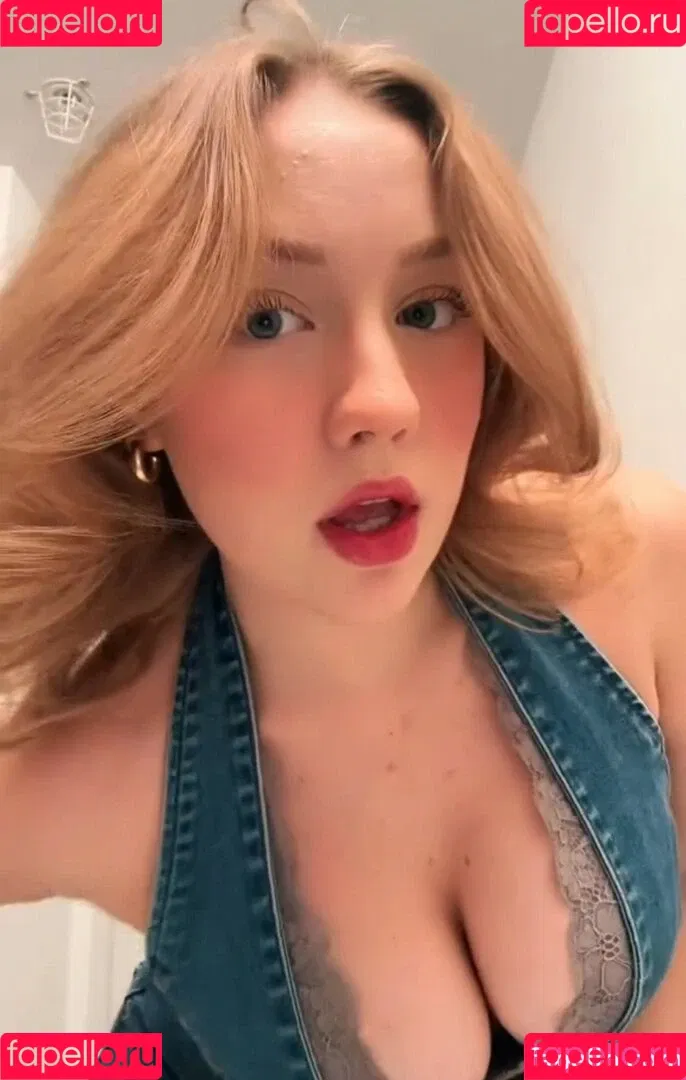 Tessa Conway Onlyfans Photo Gallery 