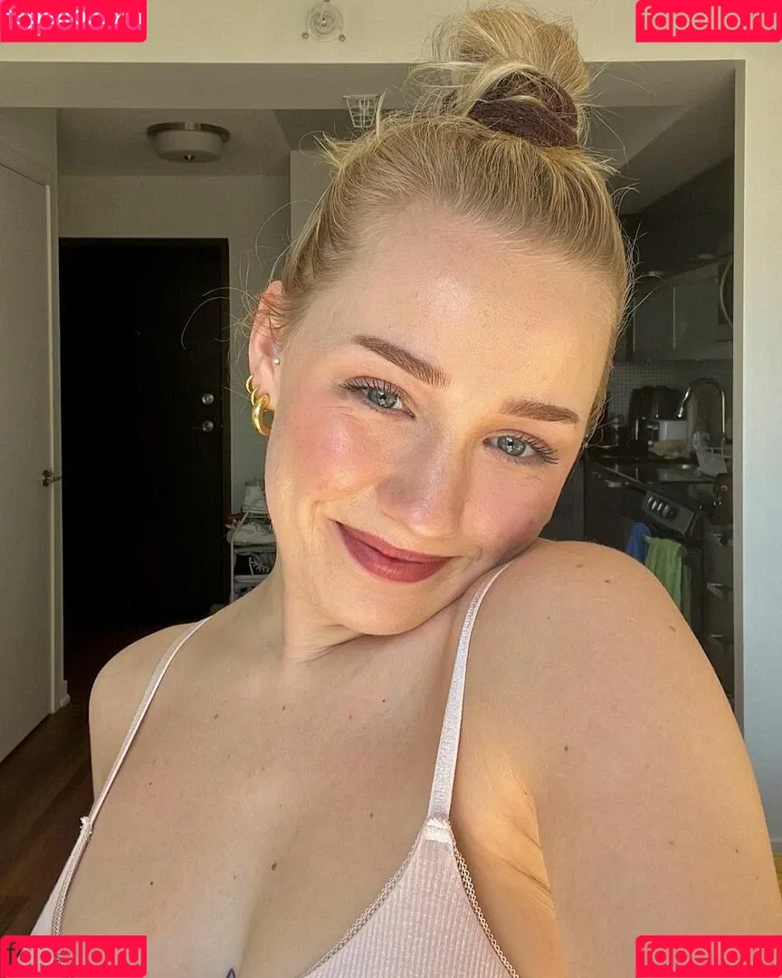 Tessa Conway Onlyfans Photo Gallery 