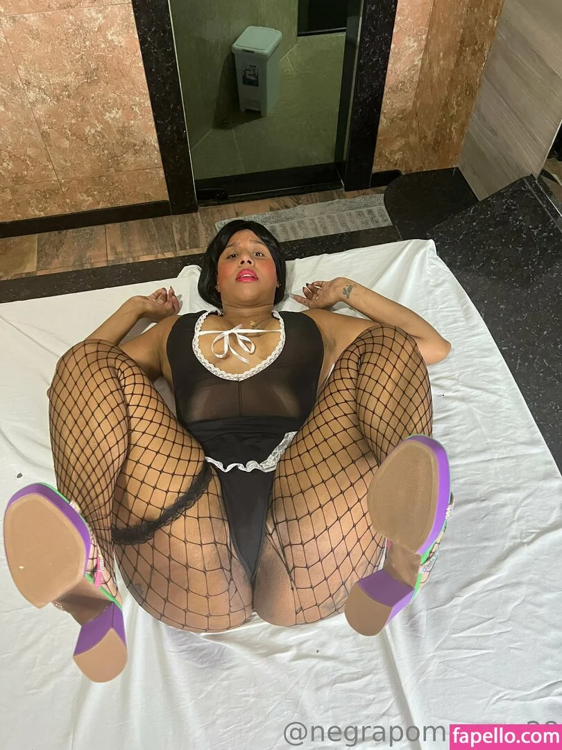 negrapomposa_30 Onlyfans Photo Gallery 
