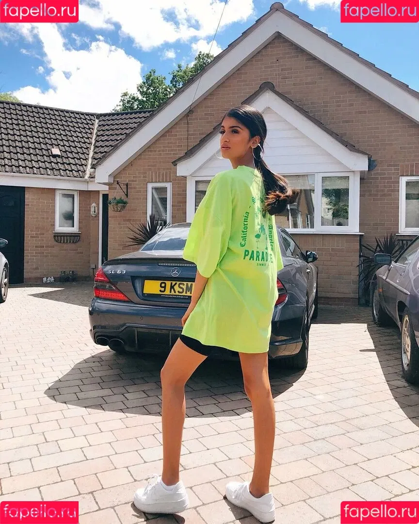 Kim Kaur Mann Onlyfans Photo Gallery 