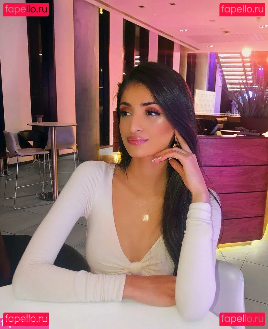 Kim Kaur Mann Onlyfans Photo Gallery 