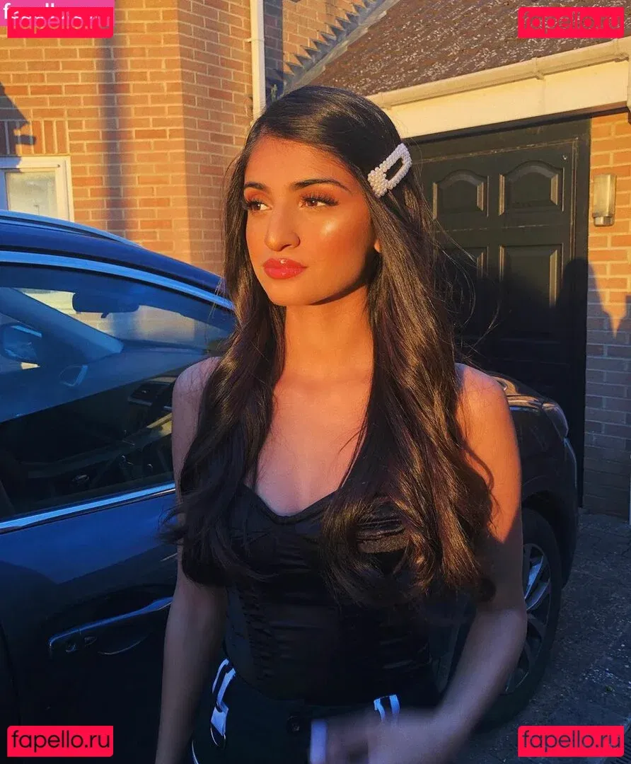 Kim Kaur Mann Onlyfans Photo Gallery 