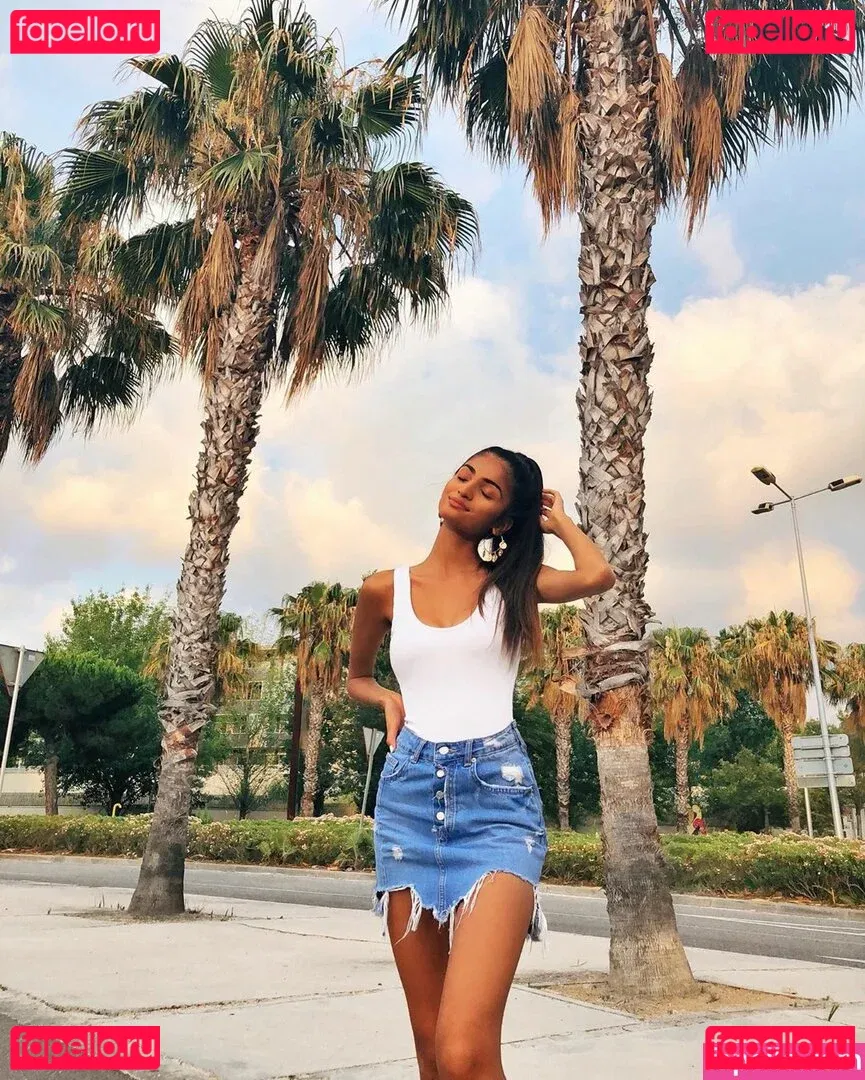 Kim Kaur Mann Onlyfans Photo Gallery 