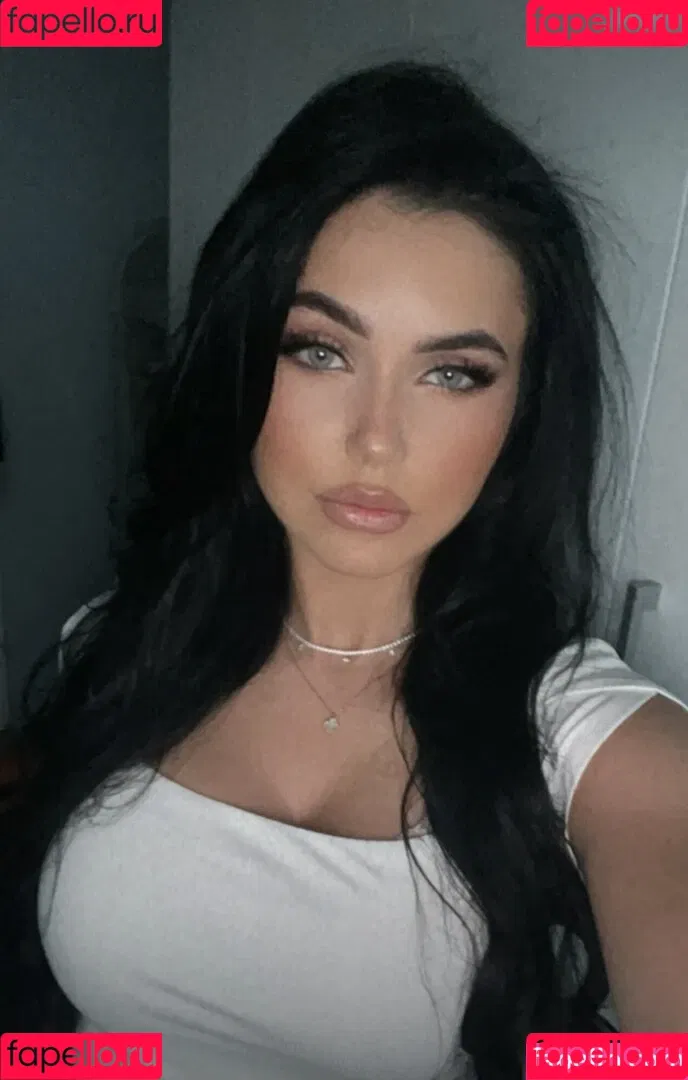 Carina Cute Onlyfans Photo Gallery 