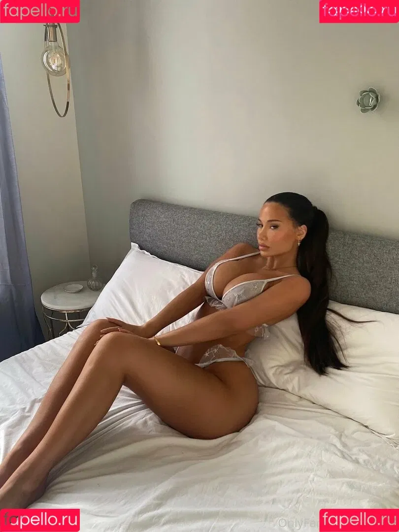 Adeleg Onlyfans Photo Gallery 